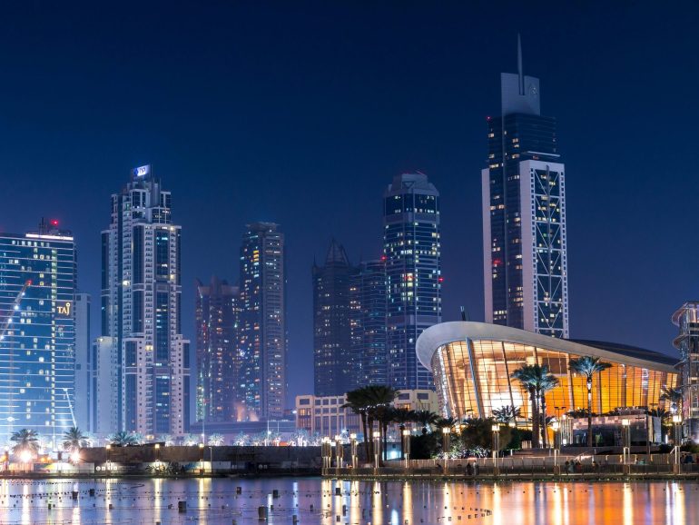 Comment créer votre entreprise aux EAU